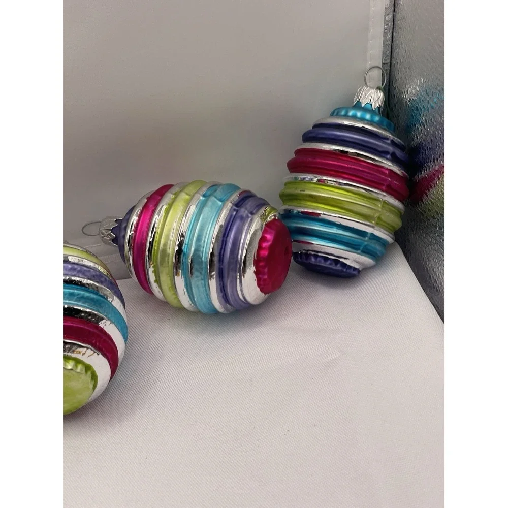 VINTAGE LOT OF 4 STRIPED GLASS / PLASTIC CHRISTMAS‎ ORNAMENTS BALLS